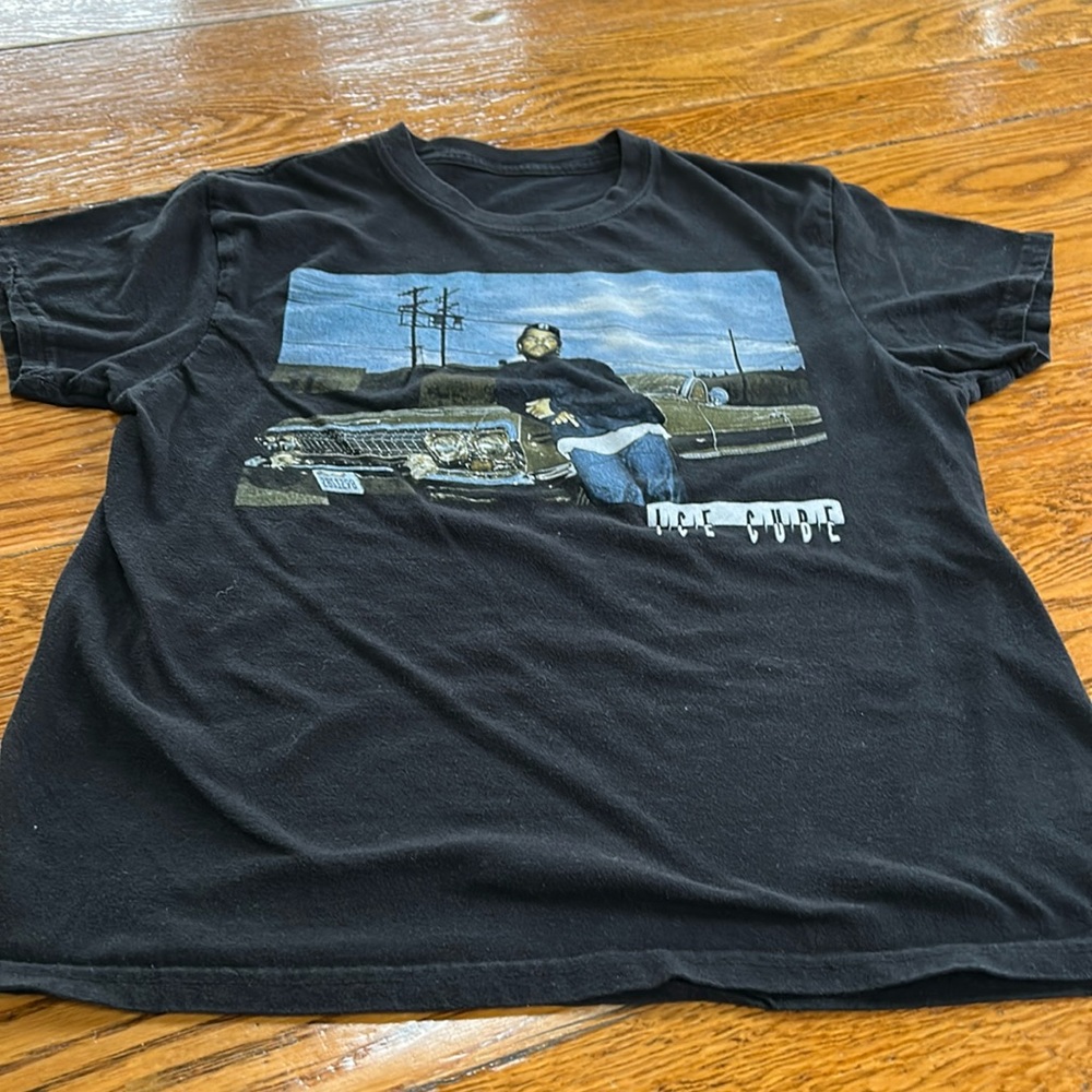 Ice Cube graphic tee.  Black tee, no tags.  Measurements indicate Small.